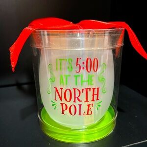 NWT 🎅🏼🎄Burton+Burton Christmas Wine Glass🎅🏼🎄‎